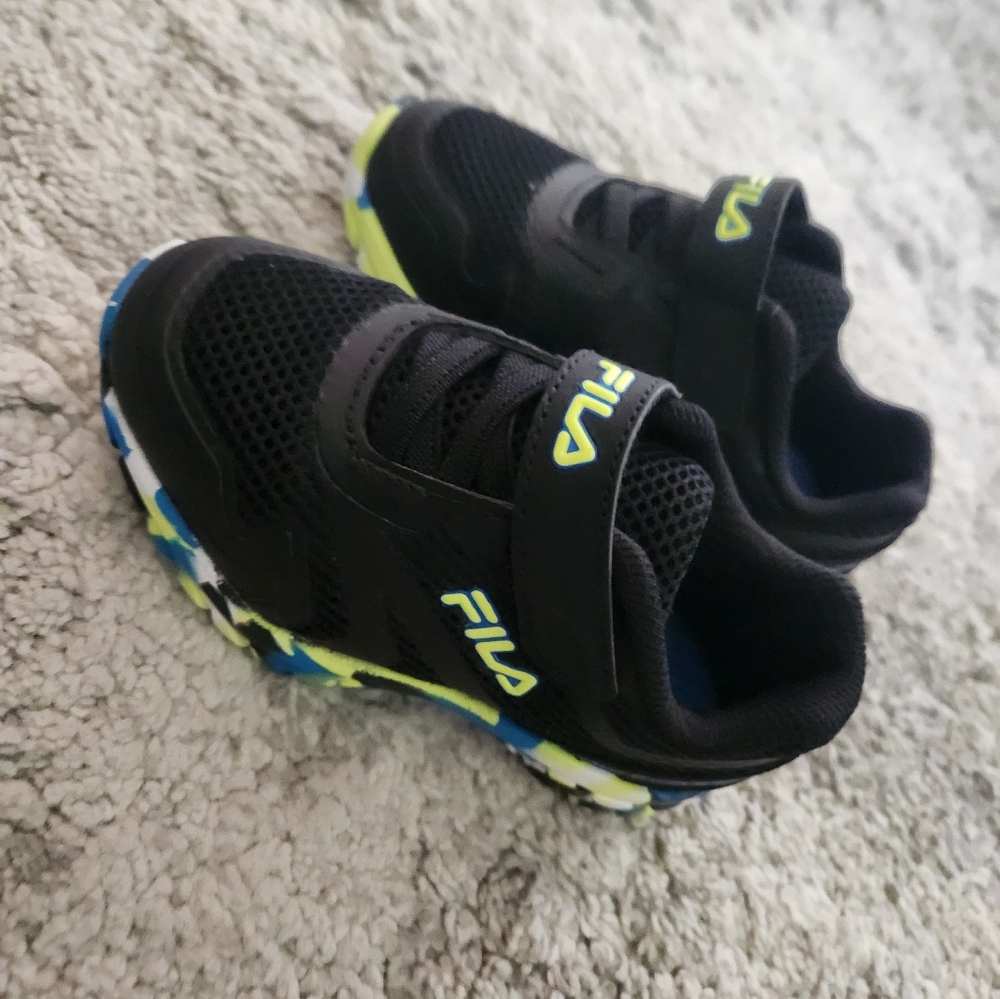 NWT FILA Galaxia 4 shoes